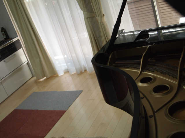 ピアノレッスン室/ピアノサロン自由が丘