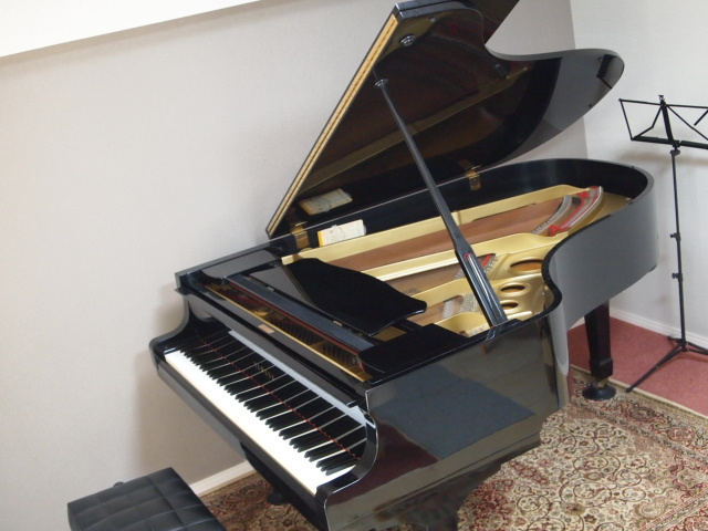 レッスン室風景/ピアノサロン自由が丘